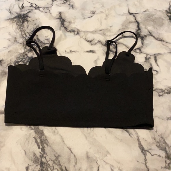 NWT shein black scalloped crop top - Picture 3 of 7